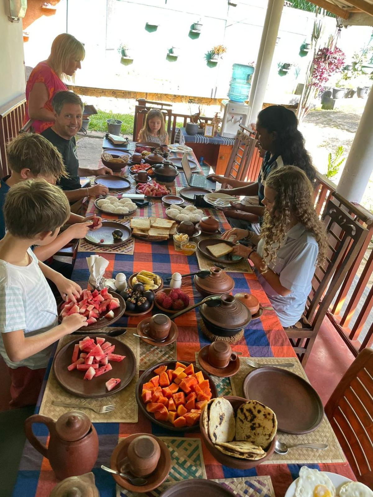 Kandy Food Lovers Home Stay By Ags Bagian luar foto